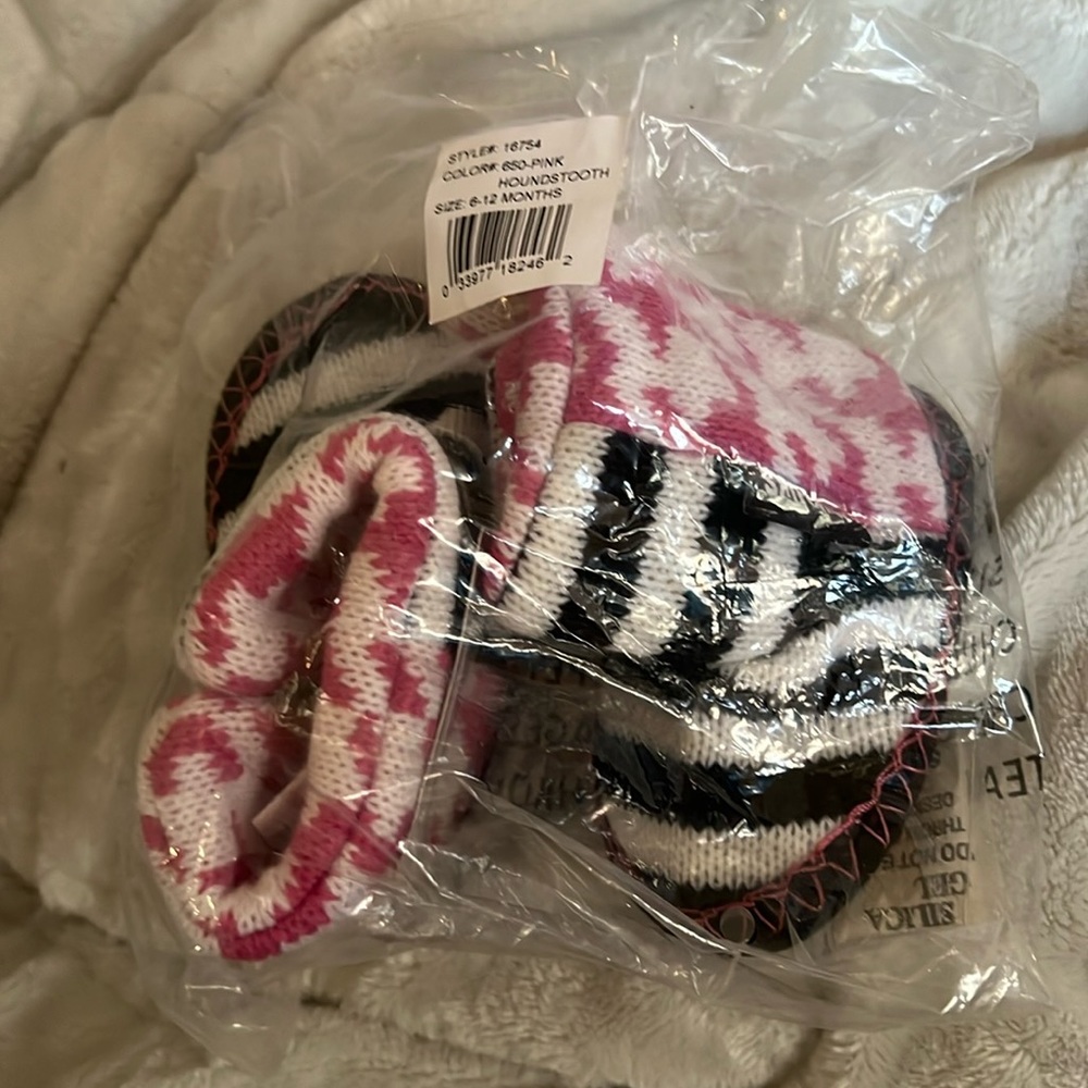 Mukluks girls houndstooth booties, 6-12 months, NWT